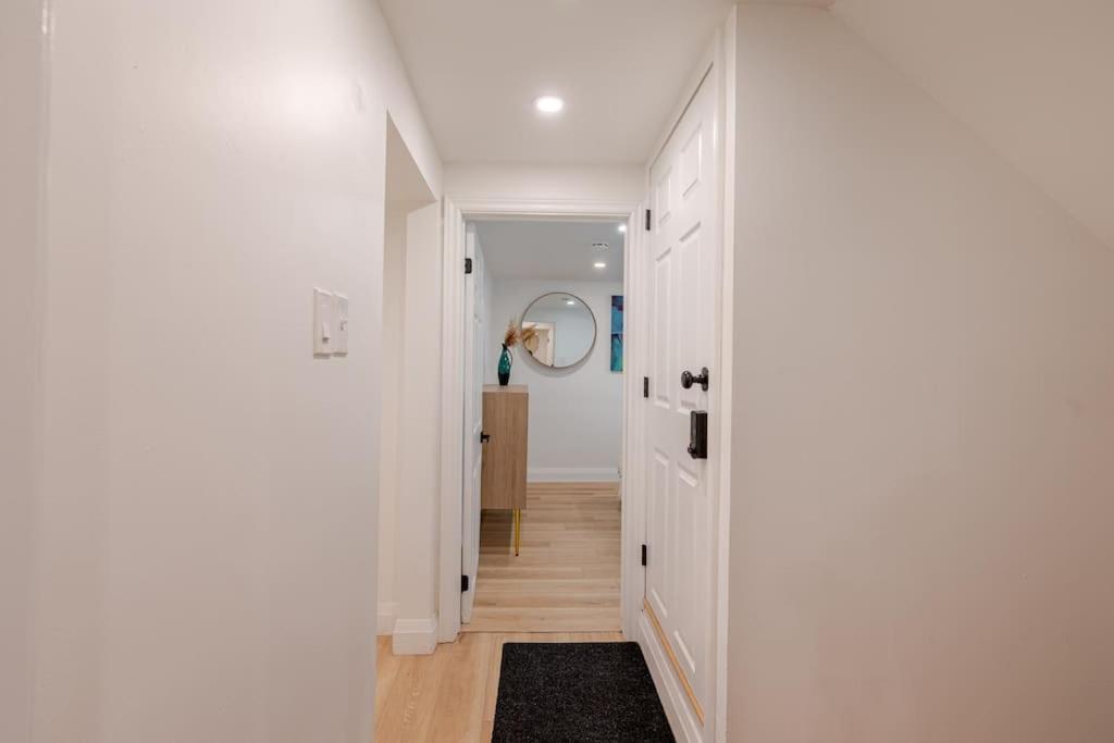 Luxury New Spacious Apartment - Country Hills, Kitchener Exterior photo