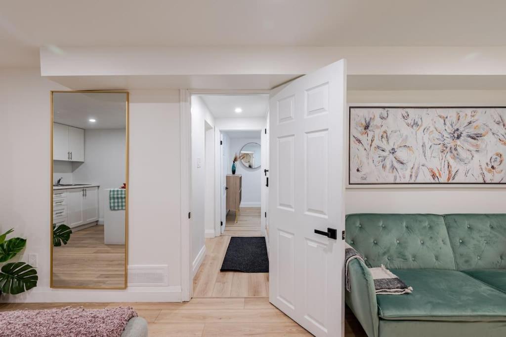 Luxury New Spacious Apartment - Country Hills, Kitchener Exterior photo
